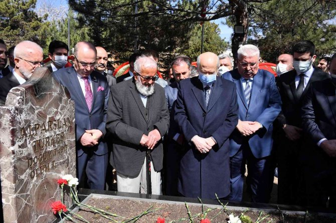 Alpaslan Türkeş, Vefatının 25’inci Yılında Kabri Başında Anıldı