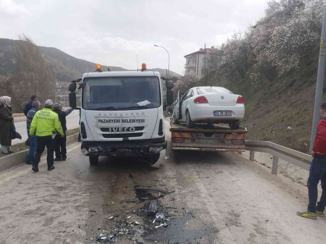 Orta Refüjü Aşarak Karşı Şeride Geçen Çöp Kamyonu Dehşet Saçtı