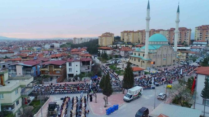 Binlerce Vatandaş Pamukkale’nin İftar Sofrasında Buluştu