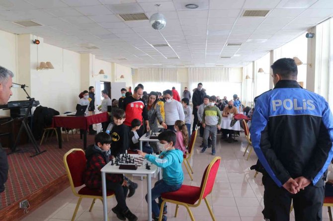 Polis Haftası Satranç Turnuvası Yapıldı