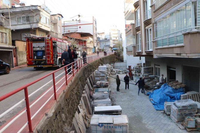 İ̇nşaat Malzemeleri Deposunda Yangın