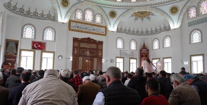 Şehitler Camisi İbadete Açıldı