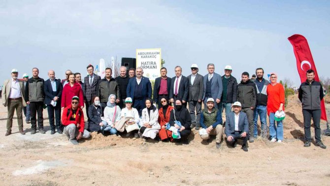 Selçuk Üniversitesinde Bin 500 Fidan Toprakla Buluşturuldu