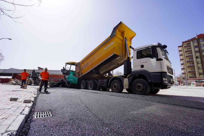 Selçuklu Belediyesi Asfalt Sezonunu Açtı