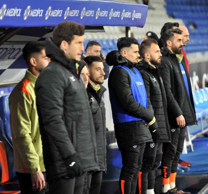 Spor Toto Süper Lig: Medipol Başakşehir: 0 - Yeni Malatyaspor: 0 (Maç Devam Ediyor)