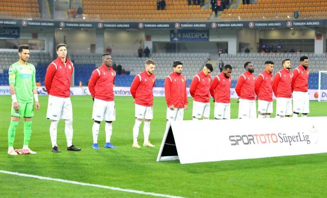 Spor Toto Süper Lig: Medipol Başakşehir: 0 - Yeni Malatyaspor: 0 (Maç Devam Ediyor)