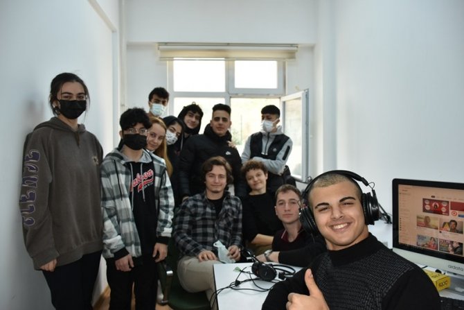 Yalova’da İletişimci Liseliler İçin Radyo İstasyonu Kuruluyor