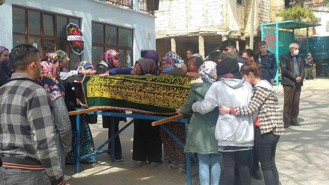 Atların Çarpışması Sonucu Hayatını Kaybeden Genç Ciritçi Toprağa Verildi
