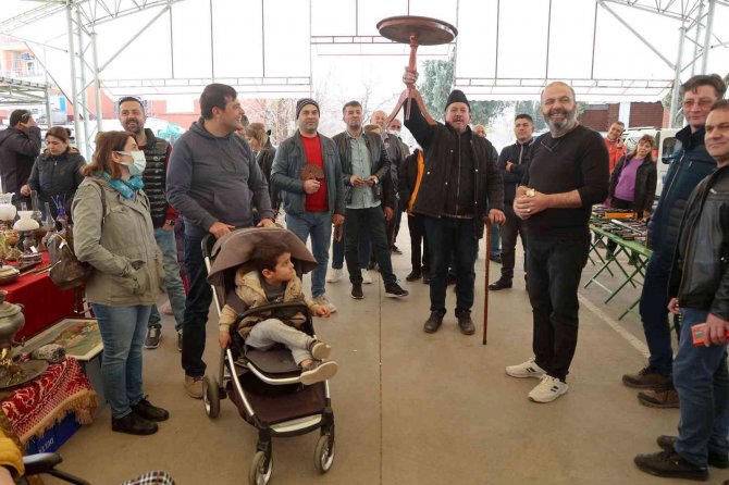 Antika Pazarı, Uşak’ta Aşevi İçin Kuruldu
