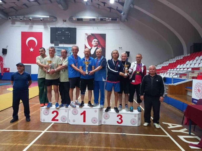 Söke Belediyespor Masa Tenisi’nde Sezonu 9 Kupayla Kapattı