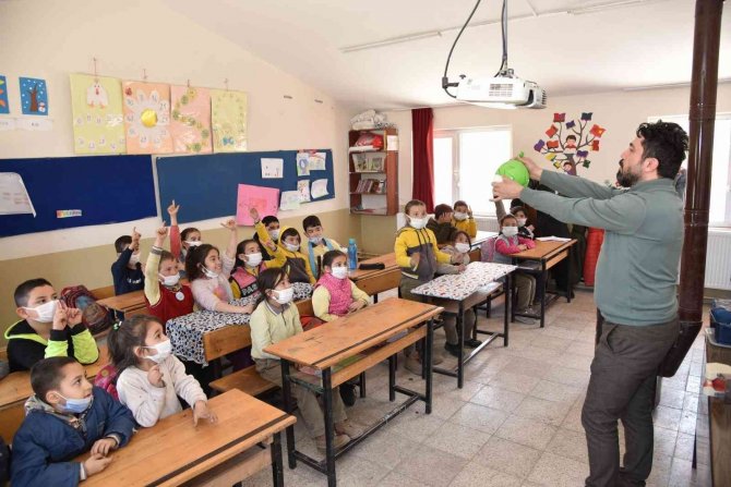 Manisa’nın Minik Dişlerine Büyük Dokunuş