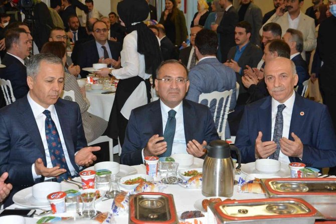 Adalet Bakanı Bekir Bozdağ: "Türk Yargısına Şaibeli Diyenler Türk Yargısına İftira Atanlardır”