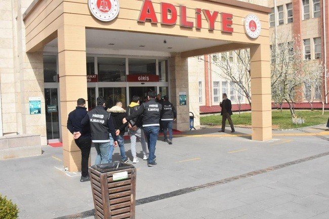 Kahramanmaraş’ta Uyuşturucu Tacirlerine Suçüstü: 10 Kişi Tutuklandı