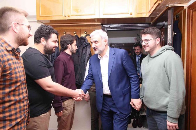 Ak Parti İ̇stanbul İ̇l Başkanı Kabaktepe Öğrencilerle Sahur Yaptı