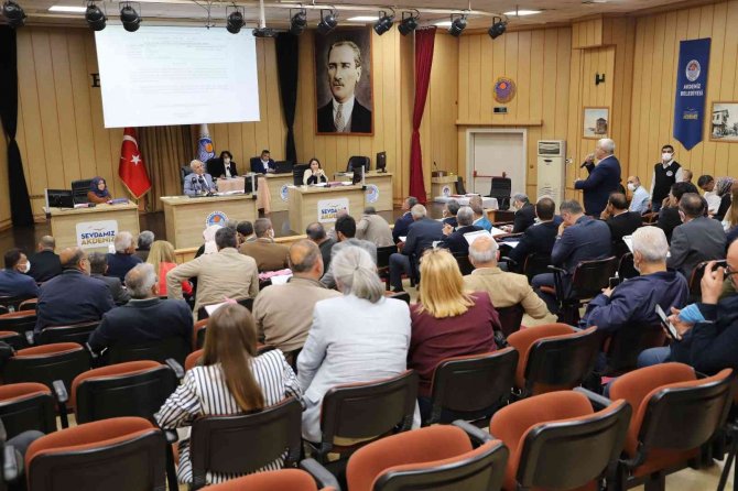 Gültak: "Şehidimizin İsmini Bir Parka Veremediğim İçin Kahroluyorum"