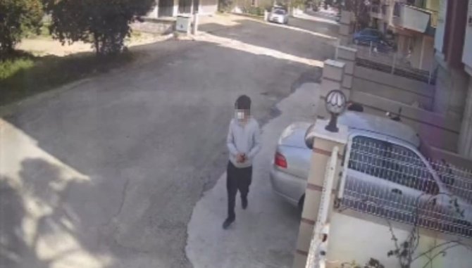 Garajdaki Otomobil Yangınının Faili 13 Yaşında 16 Suç Kaydı Bulunan Çocuk Çıktı