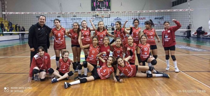 Ayvalıkspor Midi Kızlar Da İl Şampiyonu Oldu