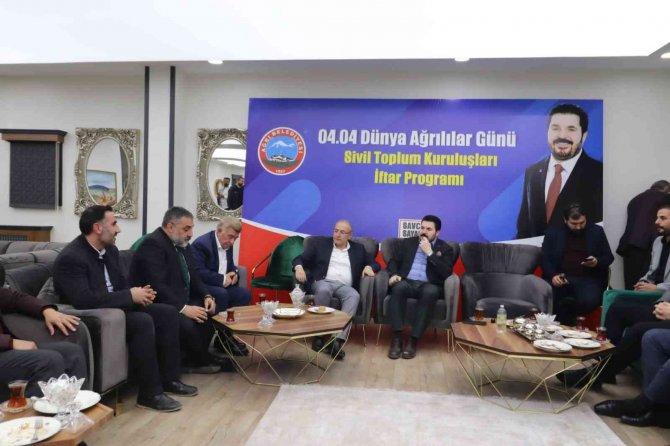 Başkan Sayan, “Dünya Ağrılılar Günü” Dolayısıyla Stk Temsilcileriyle Bir Araya Geldi