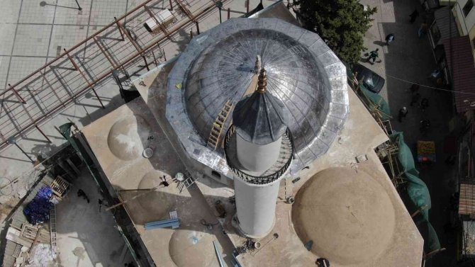 Restorasyon Yapılan Camide Kalem İşi Süslemeler Ortaya Çıktı