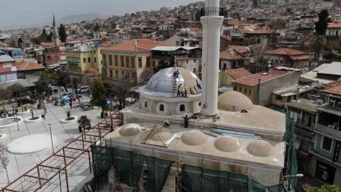 Restorasyon Yapılan Camide Kalem İşi Süslemeler Ortaya Çıktı