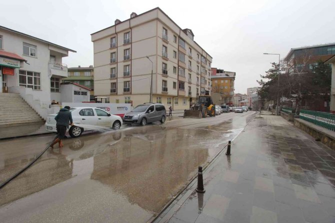 Bayburt’ta Çevre Temizlik Çalışmaları Sürüyor