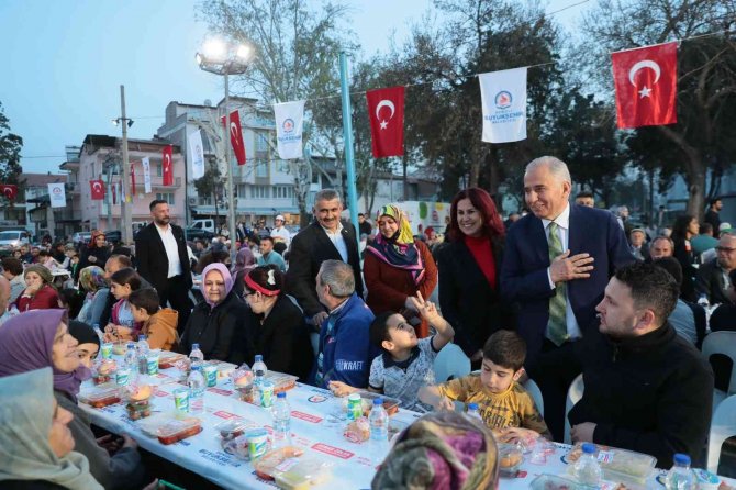 Birlik Ve Beraberlik Ruhu Büyükşehir İftarlarında Yaşanıyor