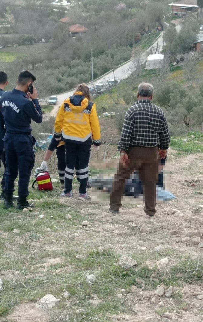 Uçuruma Yuvarlanan Traktörün Sürücüsü Öldü