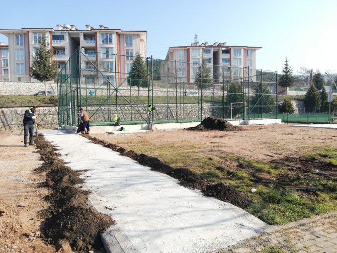 Derince’de Yeşil Alanlar Yaza Hazırlanıyor