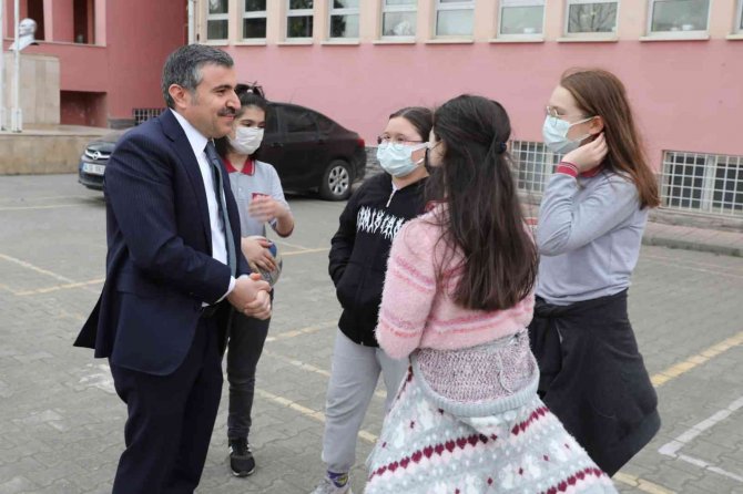 Vali Atay Okul Ziyaretlerine Devam Ediyor