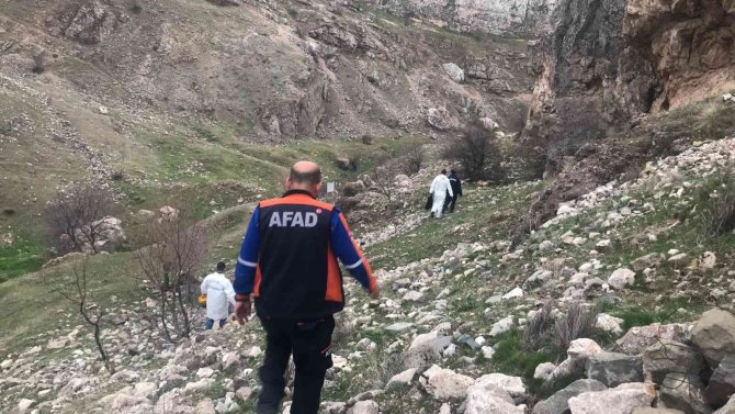 Harput Kalesi’nden Düşen Lise Öğrencisi Kız Çocuğu Hayatını Kaybetti