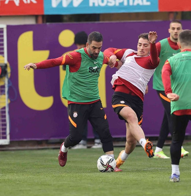 Galatasaray, Fenerbahçe Maçı Hazırlıklarını Devam Ettirdi