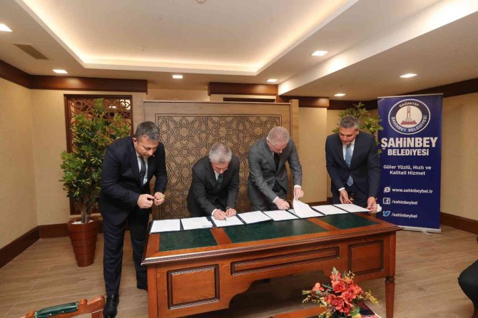 Şahinbey’de Son 6 Ayda 3. Büyük Kitap Fuarı Heyecanı