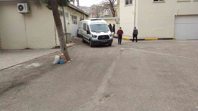 Şarampole Uçan Kamyonetin Sürücüsü Hayatını Kaybetti