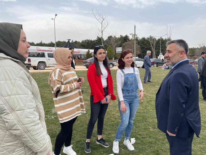 İ̇l Başkanı Yıldırım, Gençlerle Hasbihal Etti