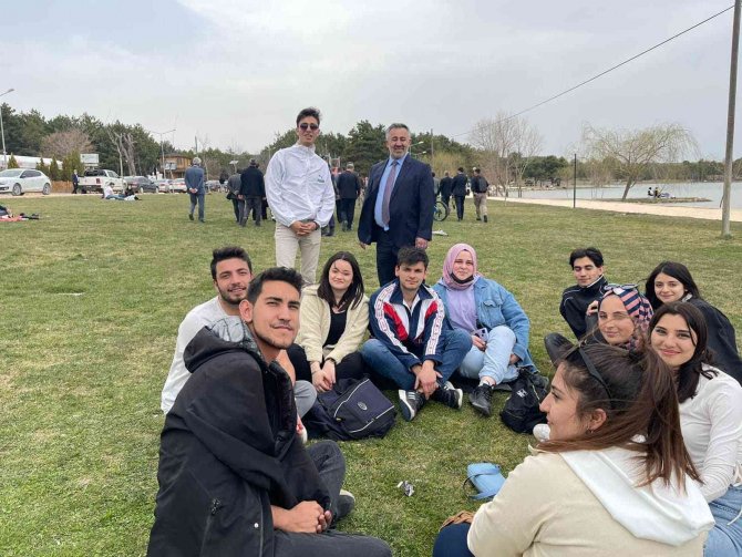 İ̇l Başkanı Yıldırım, Gençlerle Hasbihal Etti