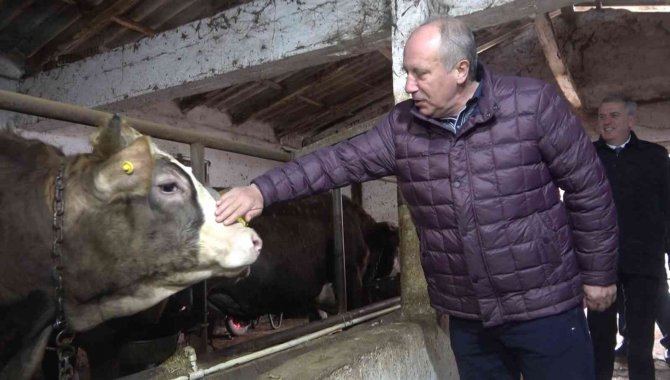Muharrem İ̇nce’den Ahırda Basın Toplantısı