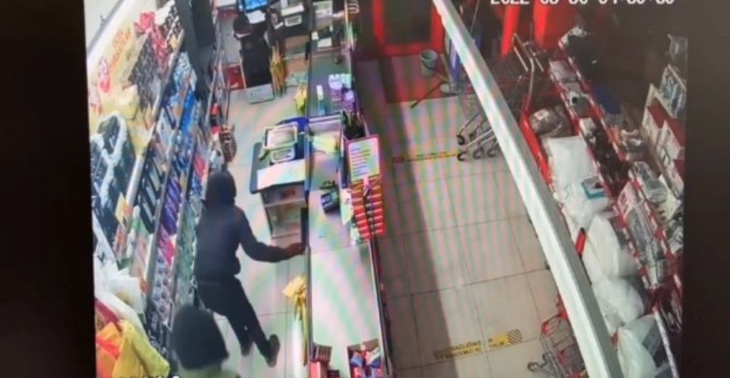Van’daki Kapkaç Ve Hırsızlık Olayı Kameralara Takıldı