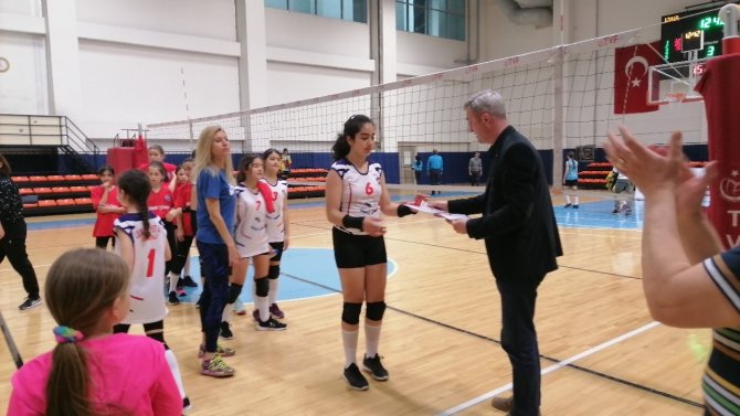 Dikili Cumhuriyet Ortaokulu Türkiye Finalinde