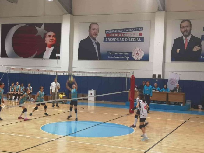 Dikili Cumhuriyet Ortaokulu Türkiye Finalinde