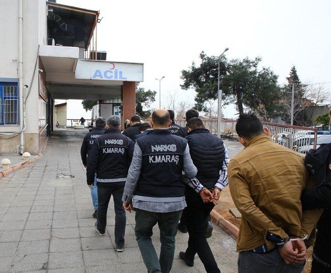 Kahramanmaraş’ta Uyuşturucu Tacirlerine Suçüstü: 10 Kişi Tutuklandı