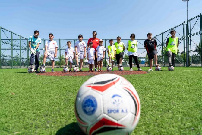 Büyükşehir Spor Aş’den 12 Tesiste Spor Okulları