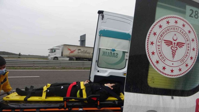 Tuzla’da Tır İle Hafif Ticari Araç Çarpıştı: 3 Yaralı