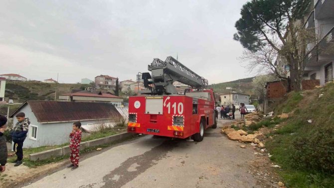 Gecekonduda Çıkan Yangın Korkuttu