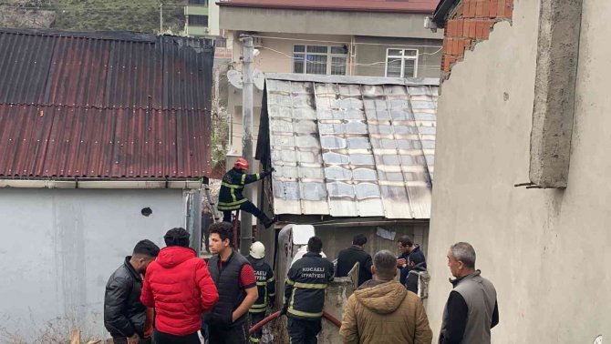 Gecekonduda Çıkan Yangın Korkuttu