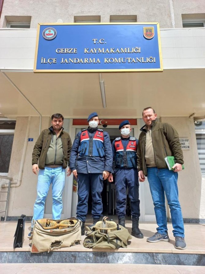 Kaçak Keklik Avcıları Jandarmaya Yakalandı
