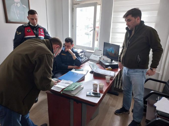 Kaçak Keklik Avcıları Jandarmaya Yakalandı