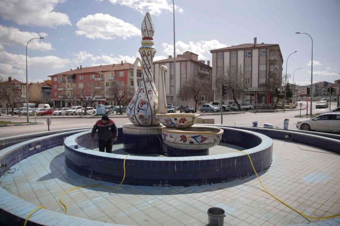 Kütahya’da ’İ̇brik Vazo’ya Bakım