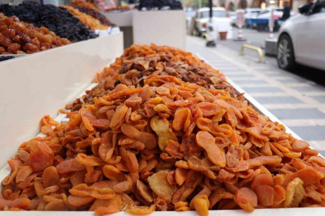 İ̇lk Çeyrekte Kuru Kayısıdan 91 Milyon 291 Bin Dolar Gelir