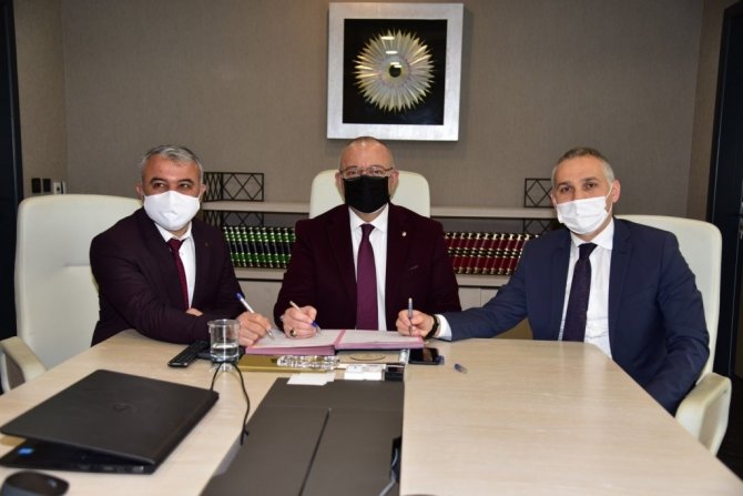 Manisa’nın Akciğerlerini Büyükşehir Yetiştiriyor