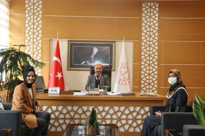 Müdür Başyiğit’e ’Isınıyoruz, Tükeniyoruz’ İsimli Proje Tanıtıldı